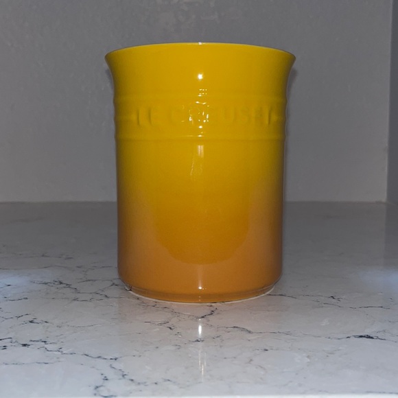 Le Creuset Other - Beautiful HTF Nectar Le Creuset 1 liter utensil crock